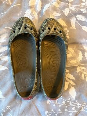 Crocs Women’s Realtree Camo Kadee Flats
